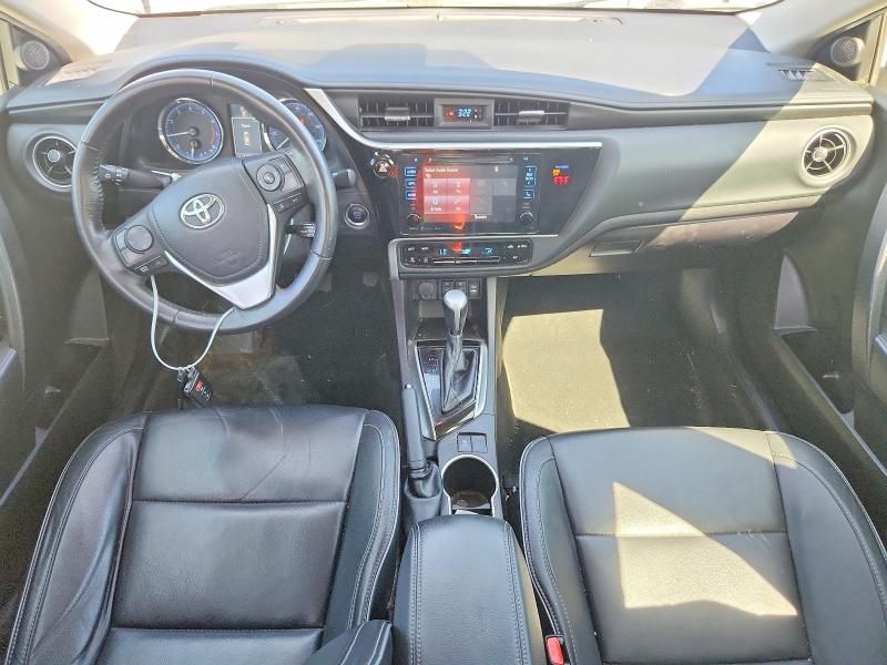 49564266 :رقم المزاد ، 5YFBURHE8JP829746 vin ، 2018 Toyota Corolla مزاد بيع