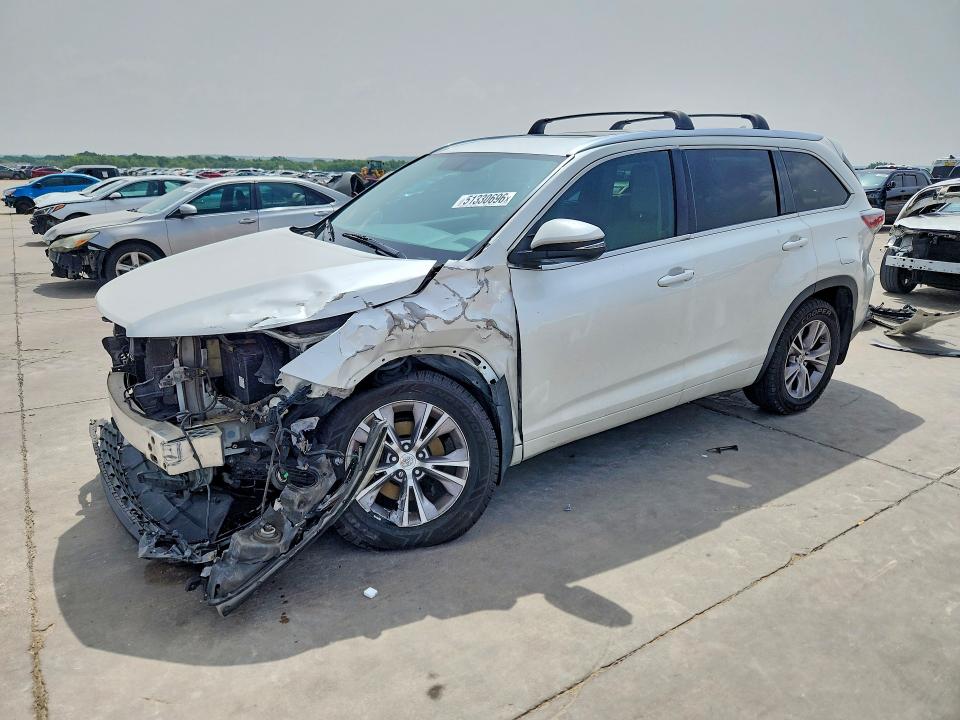 51330696 :رقم المزاد ، 5TDKKRFH9FS068016 vin ، 2015 Toyota Highlander مزاد بيع