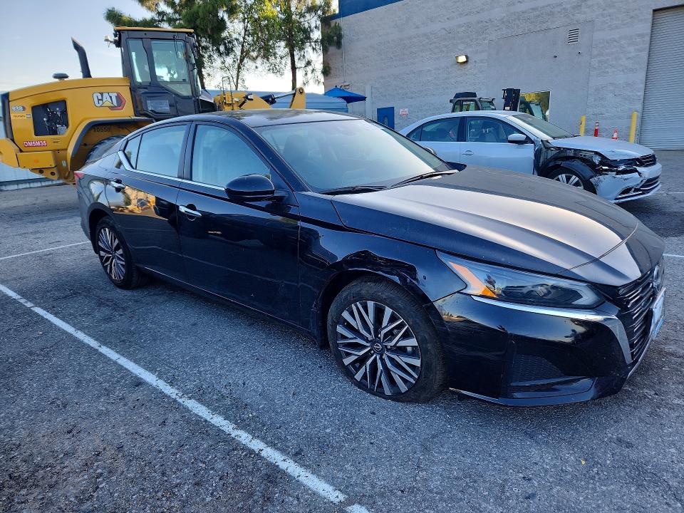 Auction sale of the 2023 Nissan Altima, vin: 1N4BL4DW2PN387711, lot number: 50366496