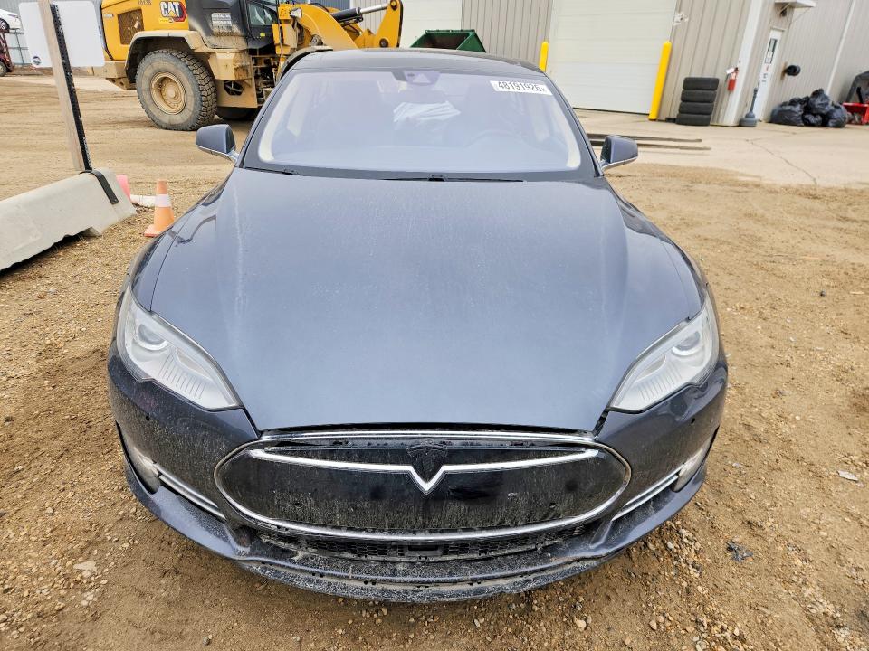 Продажа на аукционе авто 2015 Tesla Model S, vin: 5YJSA1H23FFP75632, номер лота: 48191926