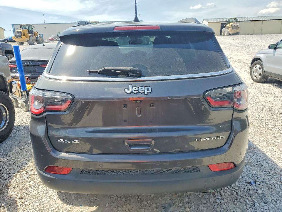 51018526 :رقم المزاد ، 3C4NJDCB3JT176892 vin ، 2018 Jeep Compass مزاد بيع