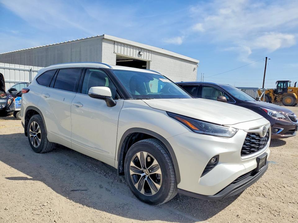 2021 Toyota Highlander მანქანა იყიდება აუქციონზე, vin: 5TDGZRBHXMS553169, აუქციონის ნომერი: 49736166
