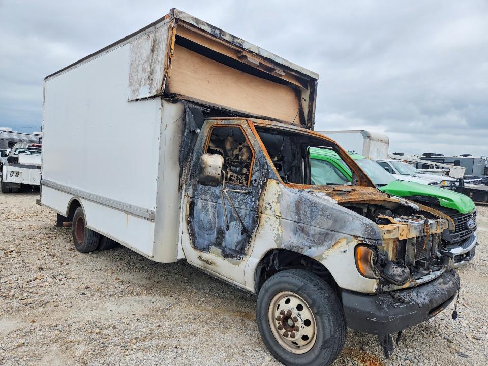 47730616 :رقم المزاد ، 1FDWE35L42HA94755 vin ، 2002 Ford Econoline مزاد بيع