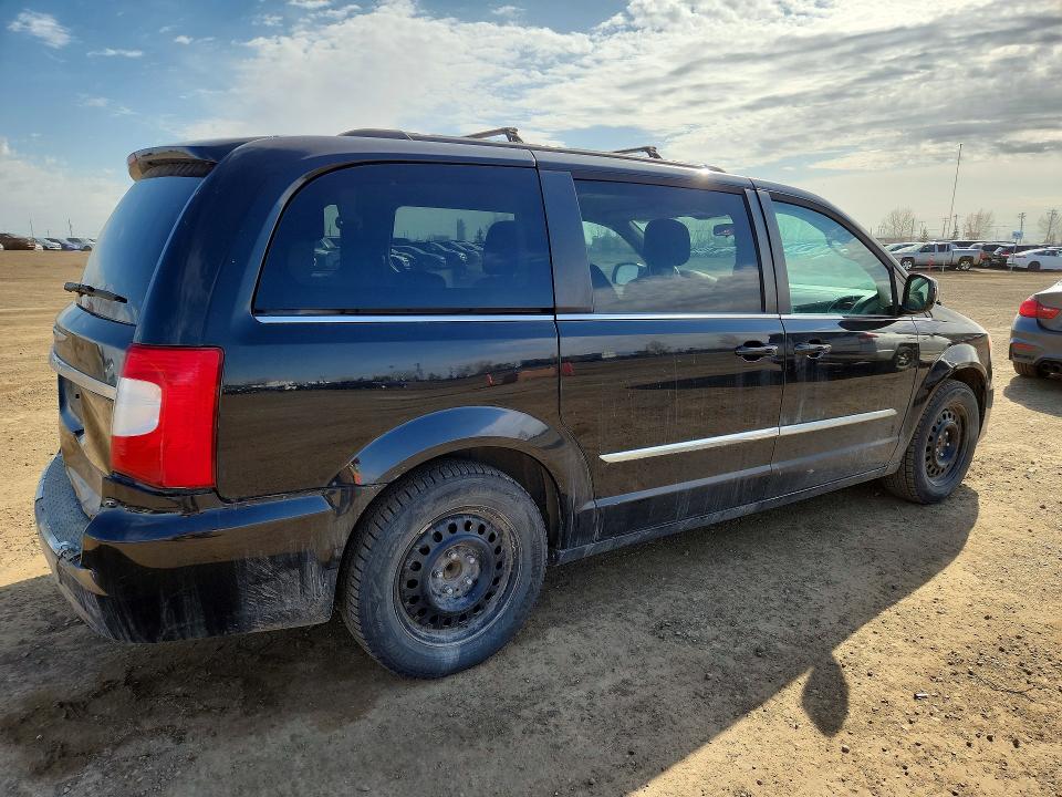 50622186 :رقم المزاد ، 2C4RC1BG2FR707839 vin ، 2015 Chrysler Town & Country مزاد بيع
