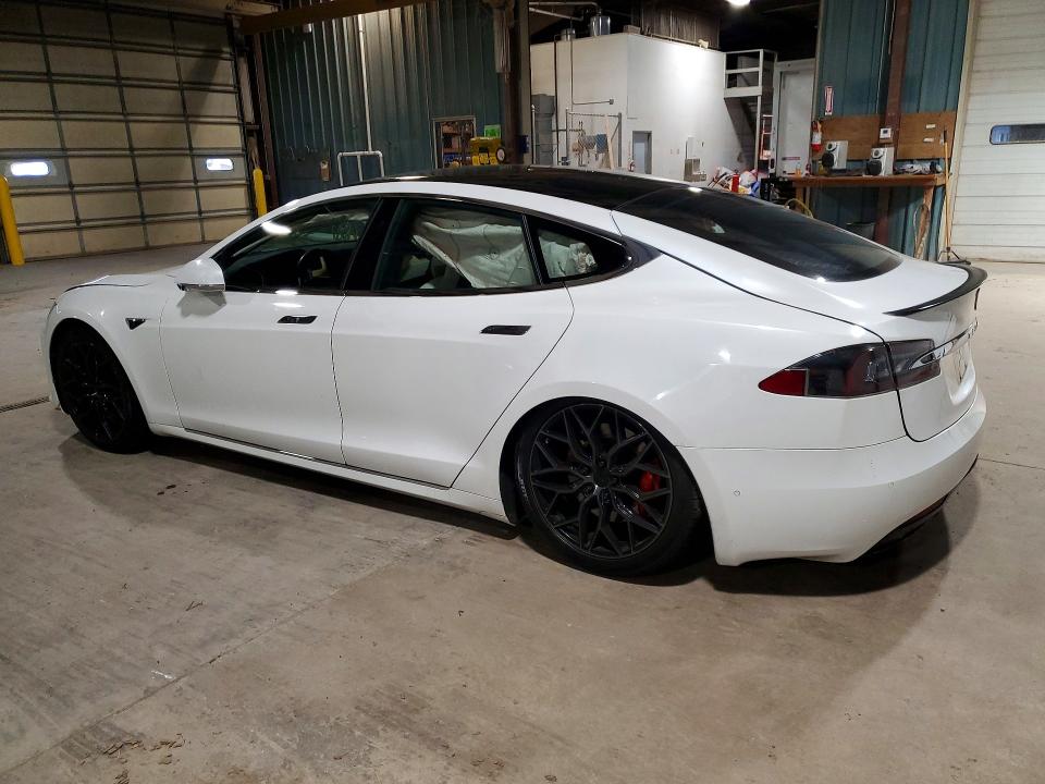 51782336 :رقم المزاد ، 5YJSA1E46KF335114 vin ، 2019 Tesla Model S مزاد بيع
