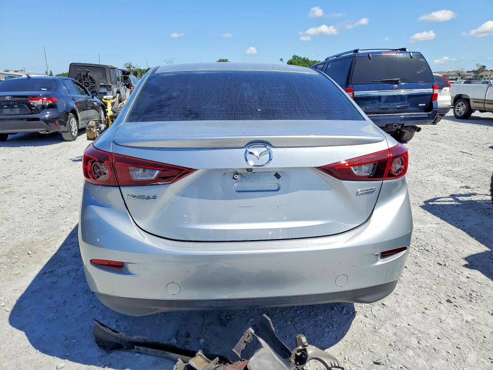 50783076 :رقم المزاد ، 3MZBN1V35JM206722 vin ، 2018 Mazda 3 مزاد بيع
