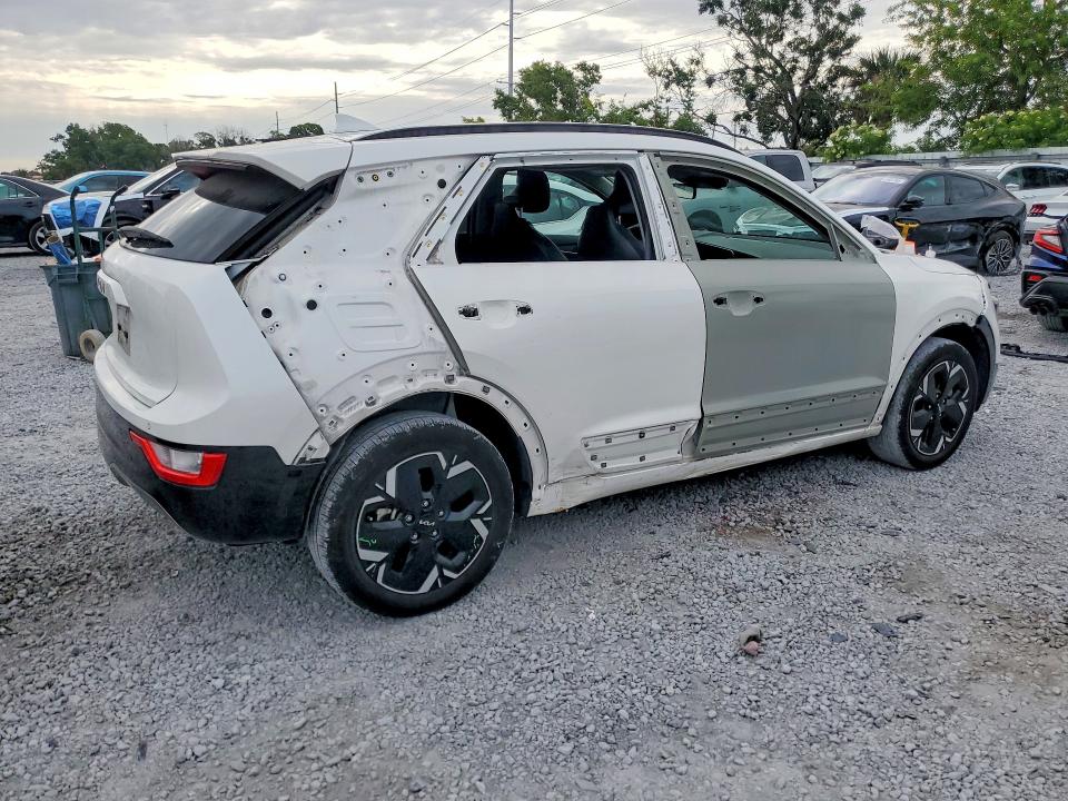 51860676 :رقم المزاد ، KNDCR3L13R5098143 vin ، 2024 Kia Niro Ev مزاد بيع
