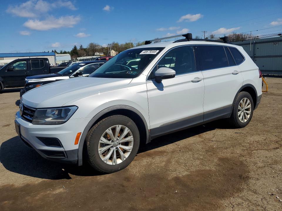 48679556 :رقم المزاد ، 3VV2B7AX4JM153424 vin ، 2018 Volkswagen Tiguan مزاد بيع