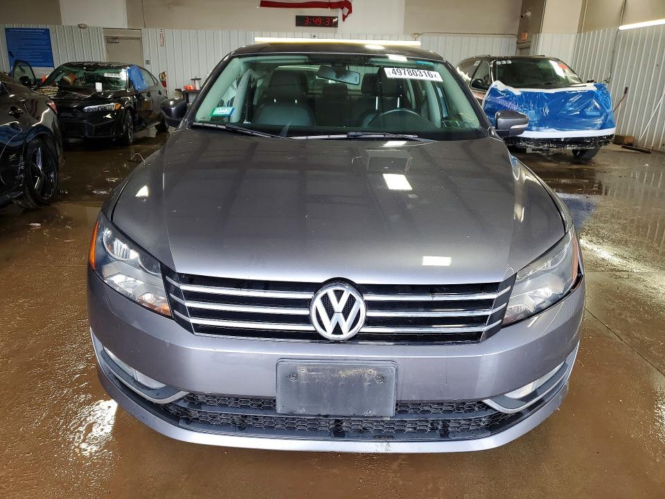 49780316 :رقم المزاد ، 1VWAT7A36FC121598 vin ، 2015 Volkswagen Passat مزاد بيع