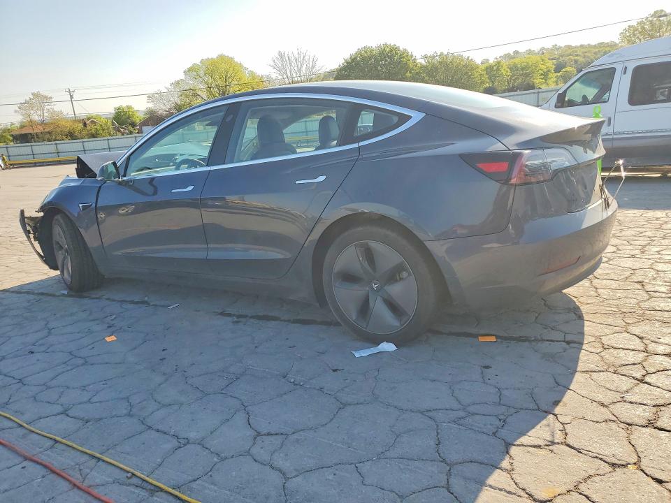 48826116 :رقم المزاد ، 5YJ3E1EB9JF077192 vin ، 2018 Tesla Model 3 مزاد بيع