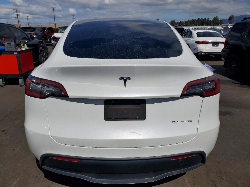 51075086 :رقم المزاد ، 7SAYGDEE2NF495078 vin ، 2022 Tesla Model Y مزاد بيع