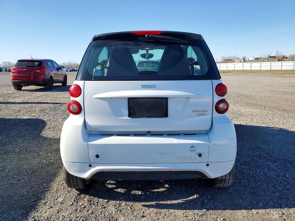 2015 Smart Fortwo მანქანა იყიდება აუქციონზე, vin: WMEEJ9AA6FK838823, აუქციონის ნომერი: 50982556