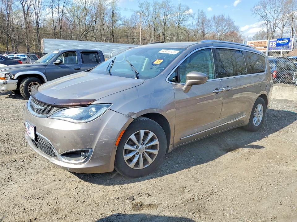 48455126 :رقم المزاد ، 2C4RC1EG9JR139240 vin ، 2018 Chrysler Pacifica مزاد بيع