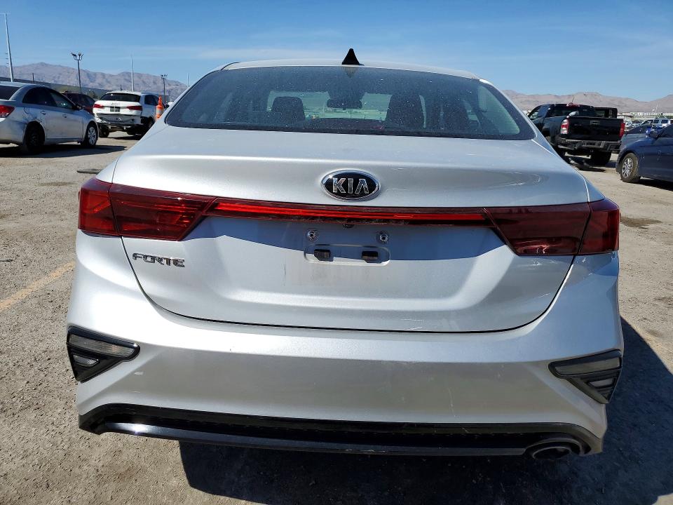 49163186 :رقم المزاد ، 3KPF24AD0ME363957 vin ، 2021 Kia Forte مزاد بيع