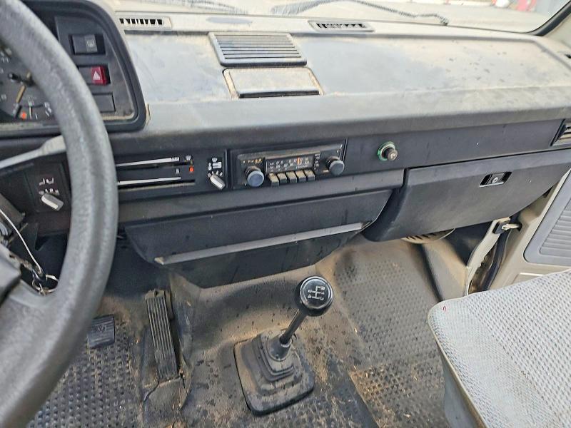 48935056 :رقم المزاد ، WV2YB0253LH036942 vin ، 1990 Volkswagen Vanagon مزاد بيع