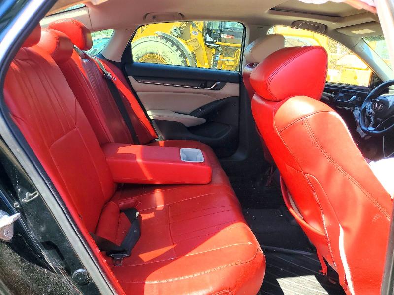 50849846 :رقم المزاد ، 1HGCV1F65JA029829 vin ، 2018 Honda Accord مزاد بيع