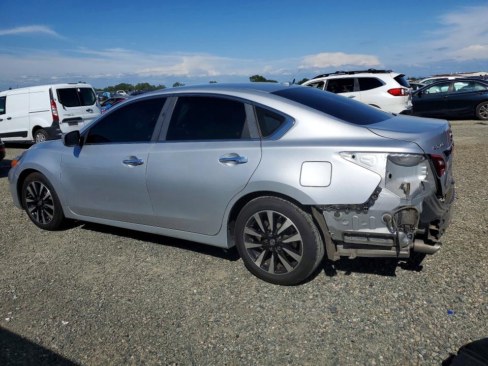 2018 Nissan Altima მანქანა იყიდება აუქციონზე, vin: 1N4AL3AP1JC215420, აუქციონის ნომერი: 51022456