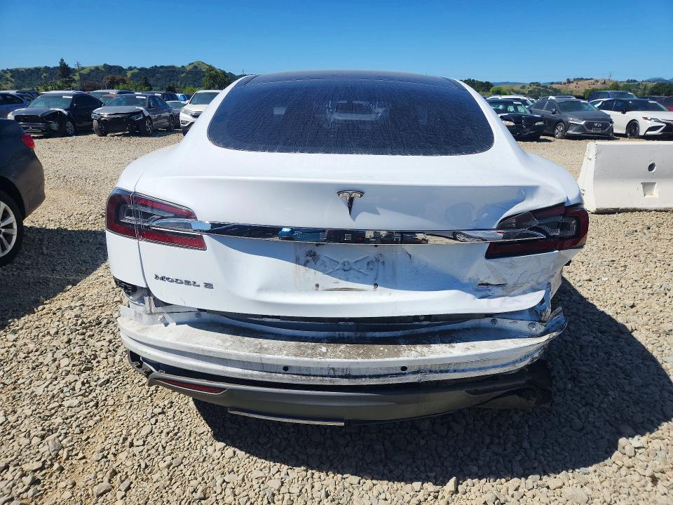48623686 :رقم المزاد ، 5YJSA1CG1DFP29006 vin ، 2013 Tesla Model S مزاد بيع