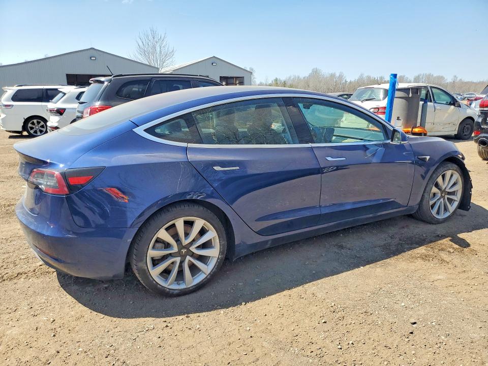 50064036 :رقم المزاد ، 5YJ3E1EA3JF030120 vin ، 2018 Tesla Model 3 مزاد بيع