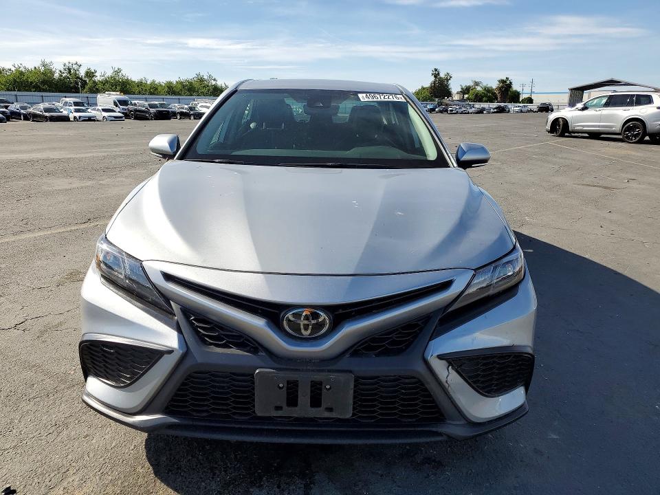 Продажа на аукционе авто 2024 Toyt Camry, vin: 4T1G11AKXRU200242, номер лота: 49672276