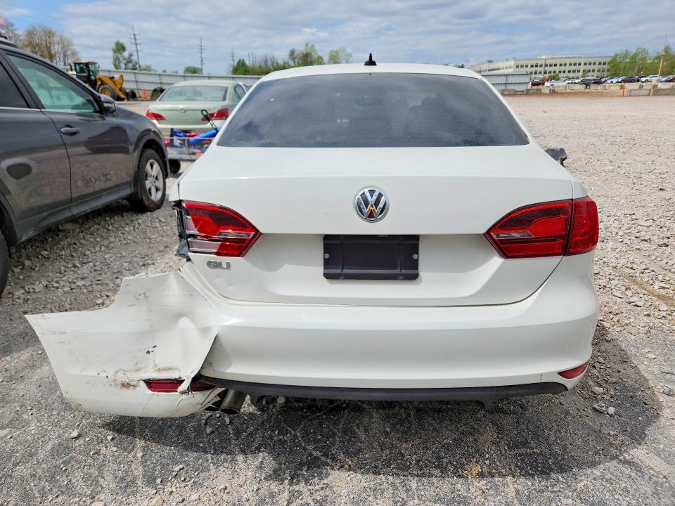 49138876 :رقم المزاد ، 3VW467AJ0DM255540 vin ، 2013 Volkswagen Jetta مزاد بيع