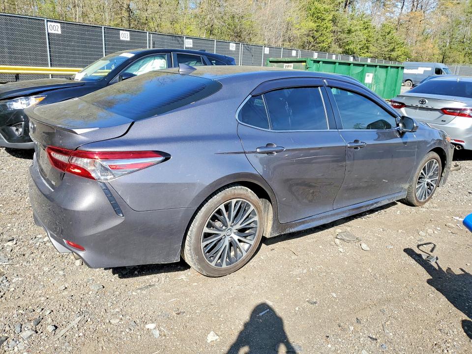 48970326 :رقم المزاد ، 4T1B11HK4KU766628 vin ، 2019 Toyota Camry مزاد بيع