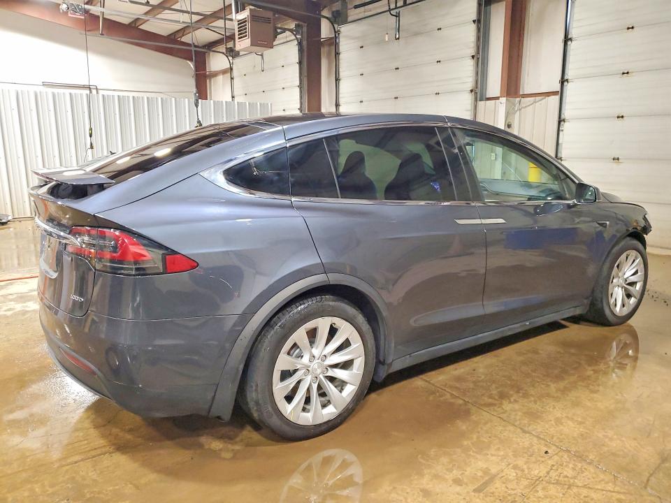 49377136 :رقم المزاد ، 5YJXCBE2XHF074499 vin ، 2017 Tesla Model X مزاد بيع
