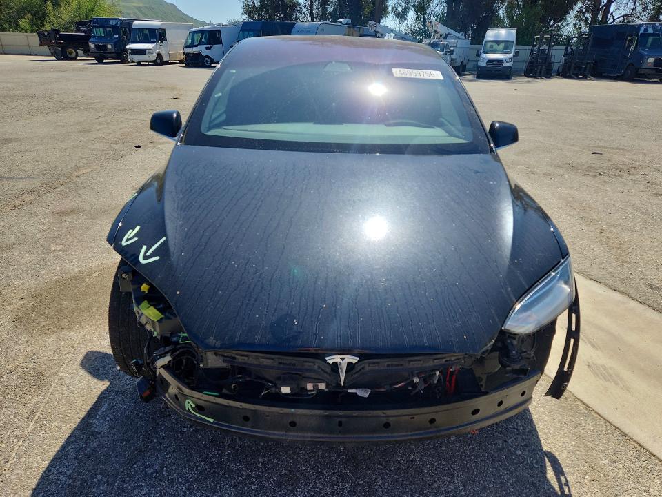 48959756 :رقم المزاد ، 5YJXCDE23JF103889 vin ، 2018 Tesla Model X مزاد بيع