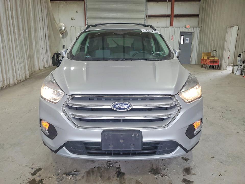 49529426 :رقم المزاد ، 1FMCU9GD9JUD33186 vin ، 2018 Ford Escape مزاد بيع