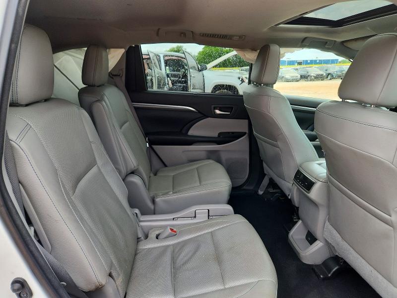 48931316 :رقم المزاد ، 5TDYZRFH5JS248012 vin ، 2018 Toyota Highlander مزاد بيع