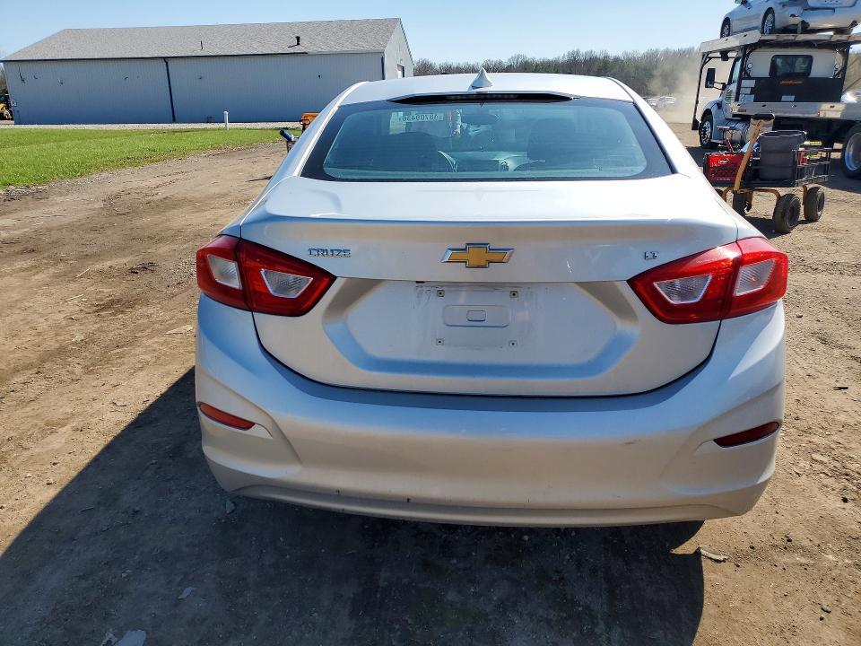 2017 Chevrolet Cruze მანქანა იყიდება აუქციონზე, vin: 1G1BE5SM0H7135613, აუქციონის ნომერი: 48709436