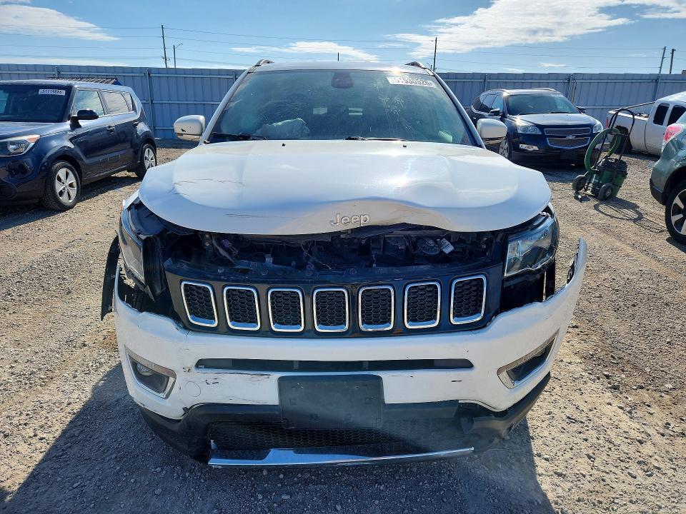 51530526 :رقم المزاد ، 3C4NJDCBXKT618701 vin ، 2019 Jeep Compass مزاد بيع
