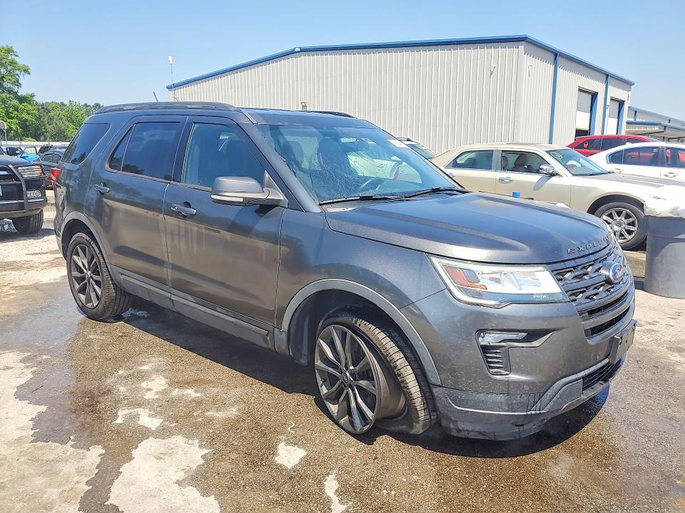 49740566 :رقم المزاد ، 1FM5K7D86JGC28100 vin ، 2018 Ford Explorer مزاد بيع