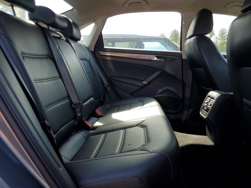 47740336 :رقم المزاد ، 1VWBA7A33JC045616 vin ، 2018 Volkswagen Passat مزاد بيع