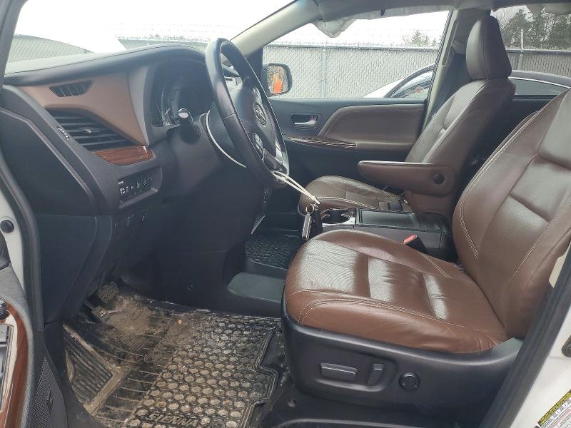 49647946 :رقم المزاد ، 5TDDZ3DC0HS167190 vin ، 2017 Toyota Sienna مزاد بيع