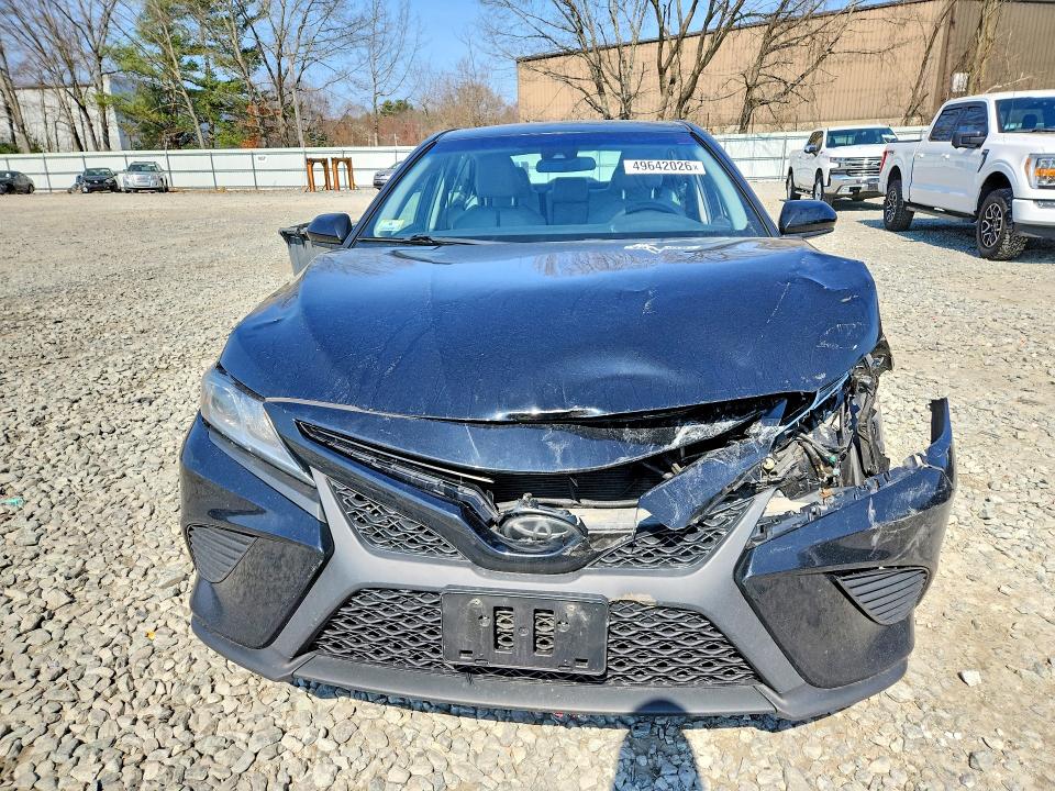 2018 Toyota Camry მანქანა იყიდება აუქციონზე, vin: 4T1B11HK1JU082151, აუქციონის ნომერი: 49642026