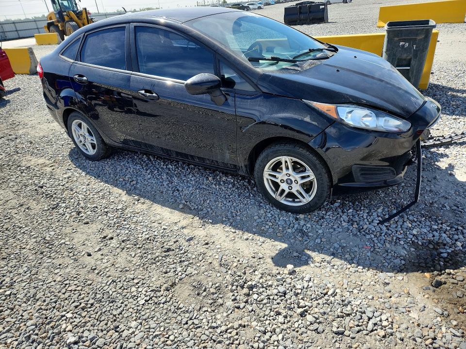 50191546 :رقم المزاد ، 3FADP4BJ0HM166169 vin ، 2017 Ford Fiesta مزاد بيع