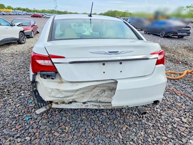 50439406 :رقم المزاد ، 1C3CCBCG1EN134586 vin ، 2014 Chrysler 200 مزاد بيع