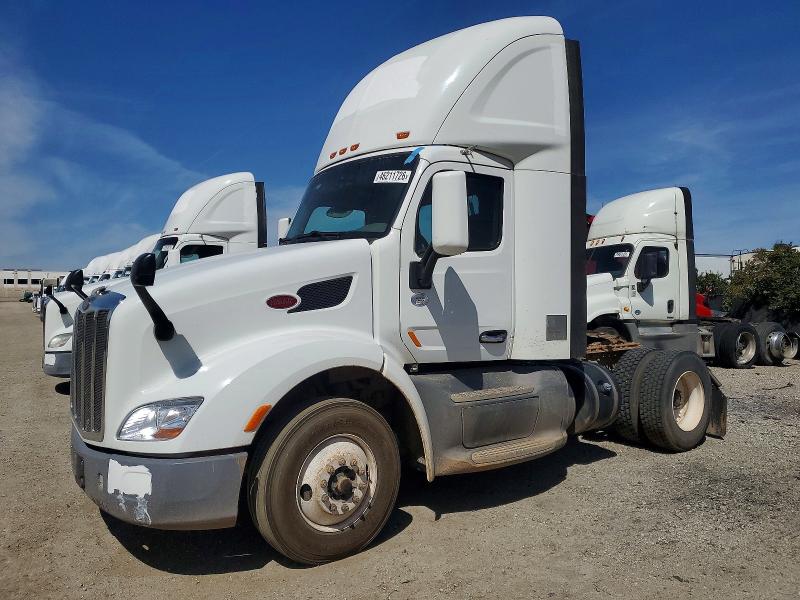 Продажа на аукционе авто 2017 Peterbilt 579, vin: 1XPBA48X4HD428641, номер лота: 46211726