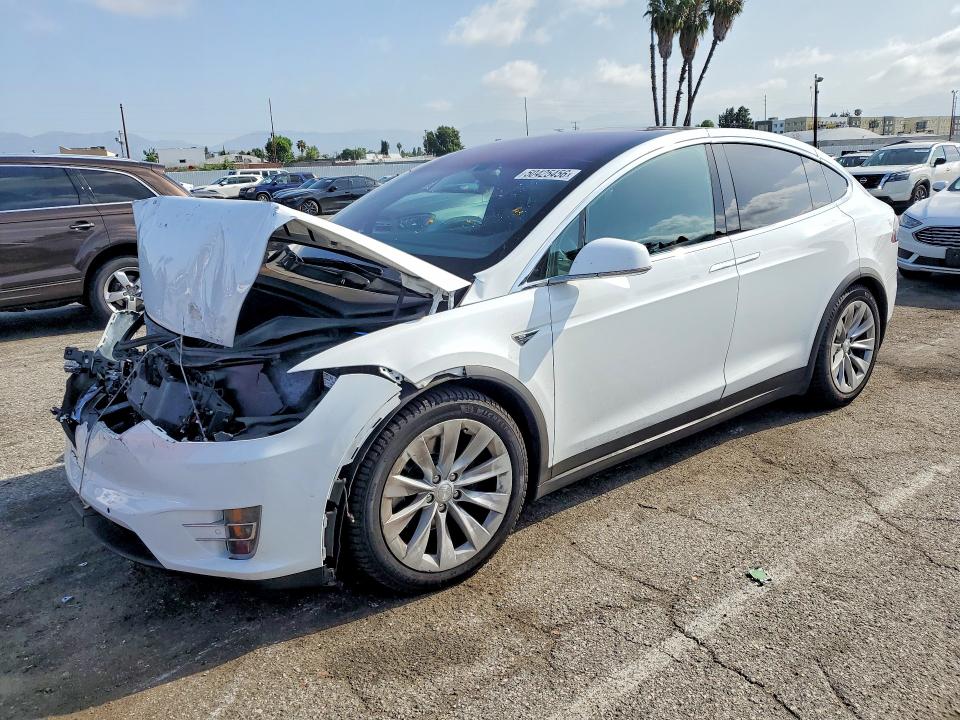 Продажа на аукционе авто 2016 Tesla Model X, vin: 5YJXCAE20GF001540, номер лота: 50425456