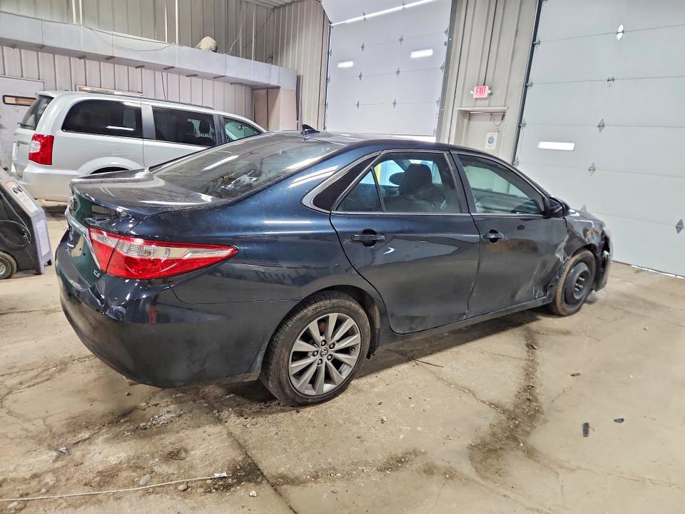 50934516 :رقم المزاد ، 4T1BK1FK1FU566523 vin ، 2015 Toyota Camry مزاد بيع
