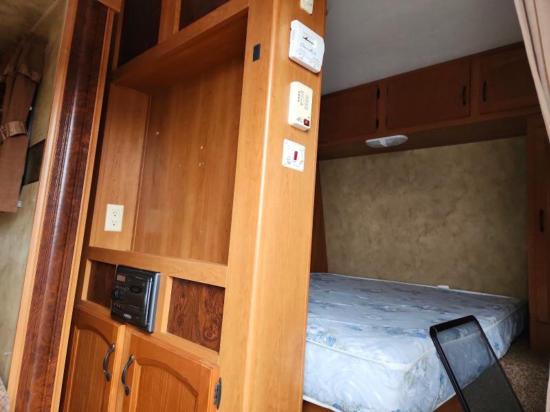49909156 :رقم المزاد ، 4YDT27D24A7204723 vin ، 2010 Keystone Hideout مزاد بيع