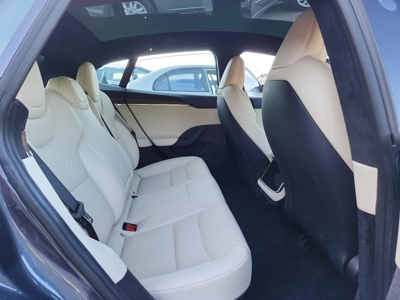 48431196 :رقم المزاد ، 5YJSA1E59NF470729 vin ، 2022 Tesla Model S مزاد بيع