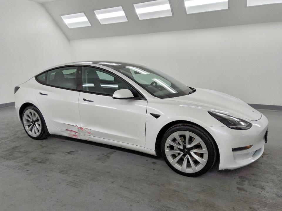 2022 Tesla Model 3 მანქანა იყიდება აუქციონზე, vin: 5YJ3E1EB3NF300588, აუქციონის ნომერი: 50825536