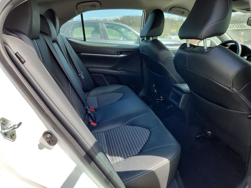 49331136 :رقم المزاد ، 4T1T11AK2NU702798 vin ، 2022 Toyota Camry مزاد بيع