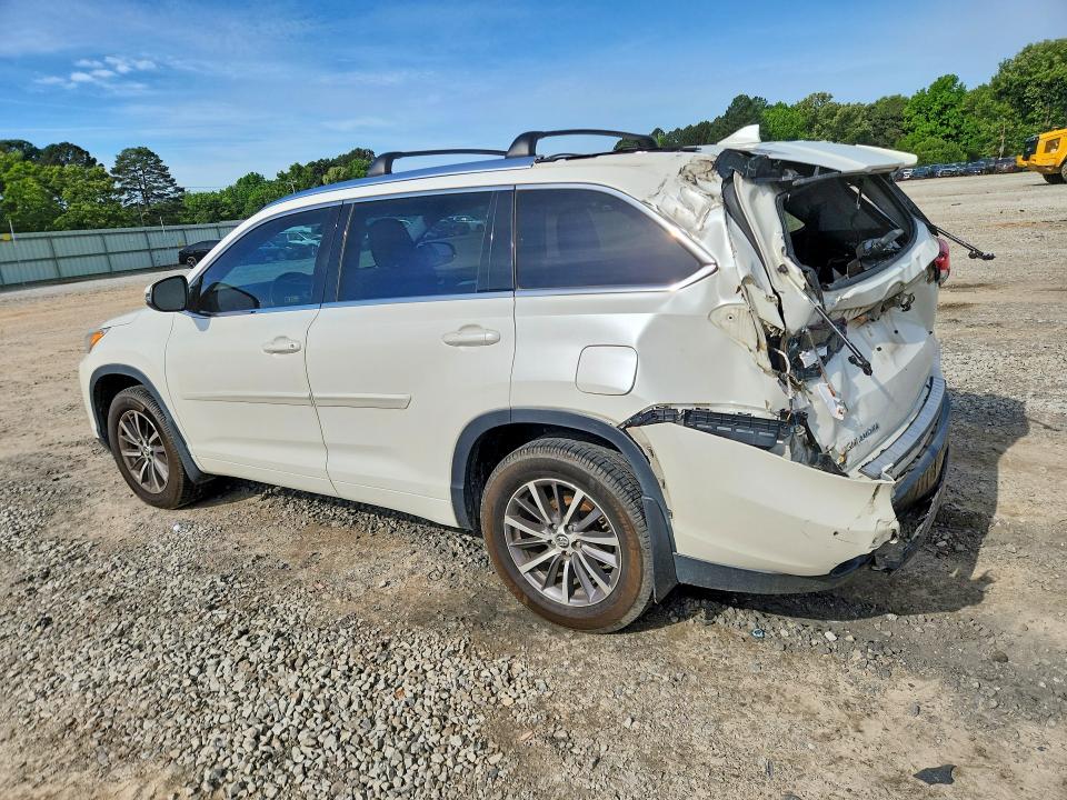 Продаж на аукціоні авто 2018 Toyota Highlander, vin: 5TDKZRFH4JS533077, номер лоту: 51992076