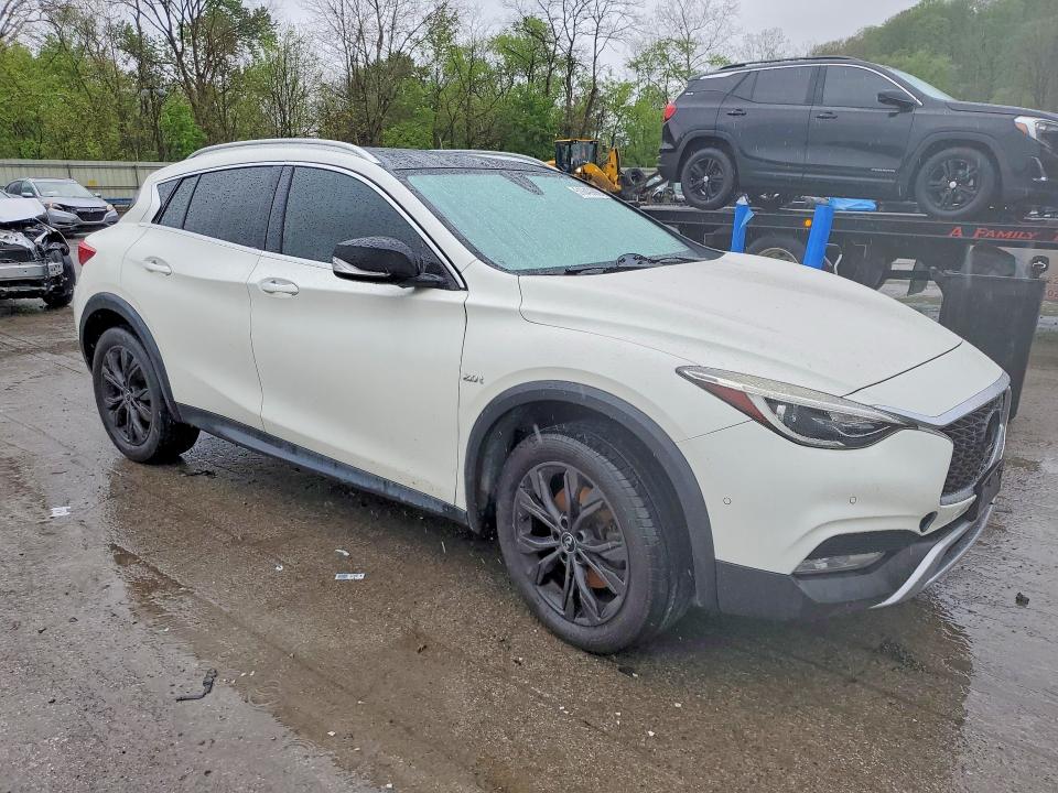 51649966 :رقم المزاد ، SJKCH5CR8JA052577 vin ، 2018 Infiniti Qx30 مزاد بيع