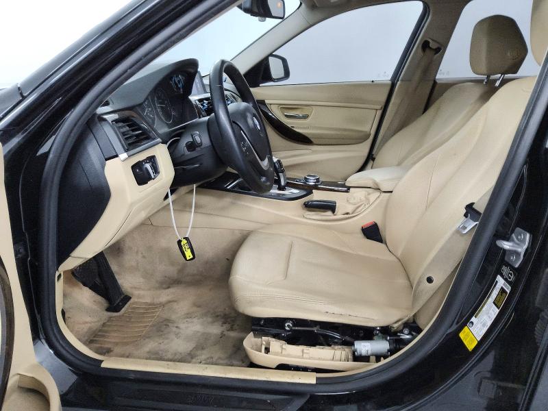 48609556 :رقم المزاد ، WBA3C1C53FP116842 vin ، 2015 Bmw 328 مزاد بيع