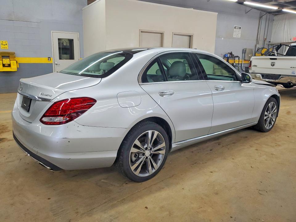 51827446 :رقم المزاد ، 55SWF4KB3GU175335 vin ، 2016 Mercedes-benz C مزاد بيع