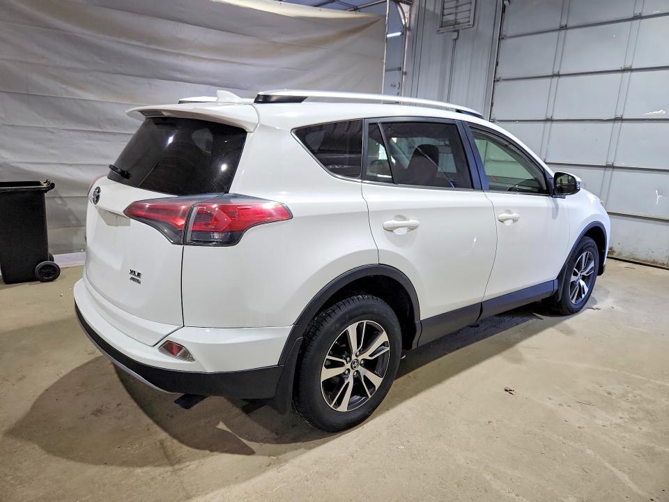 51151226 :رقم المزاد ، JTMRFREV8GJ082630 vin ، 2016 Toyota Rav4 مزاد بيع